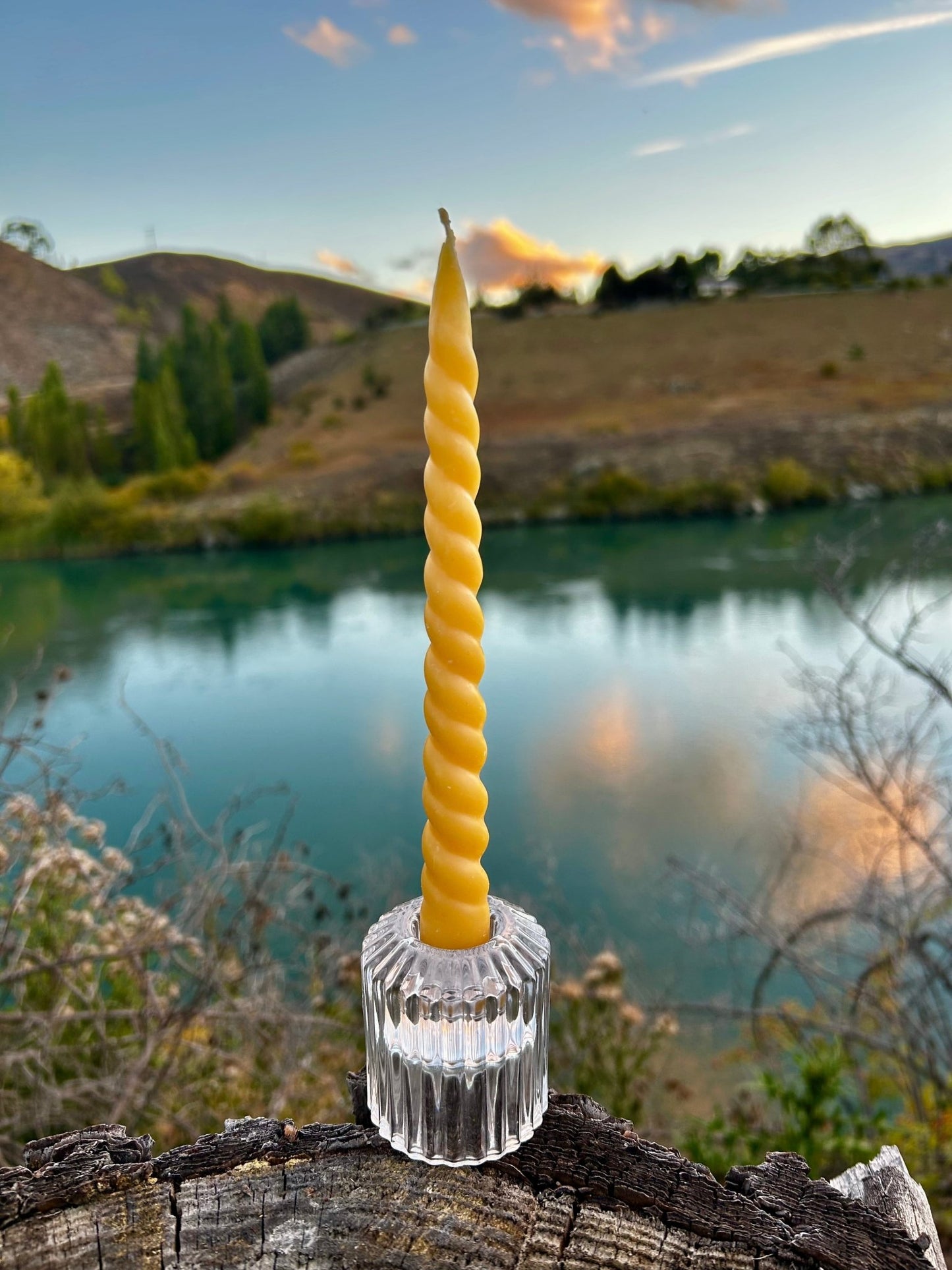 The Swell 100% Beeswax Candle - Queen B Candles NZ Precision in every curve. Cast in a custom silicone mould to ensure a flawless, architectural silhouette, The Swell is a modern reimagining of the traditional beeswax taper. Made from 100% pure New Zealand beeswax, its deep, symmetrical grooves create a striking play of light and shadow that feels both structured and organic.